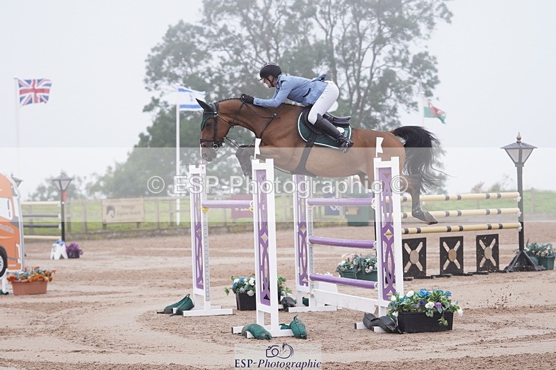 240720A-103250-14098 - Cls 3, 3 Star Small Tour 1.40m