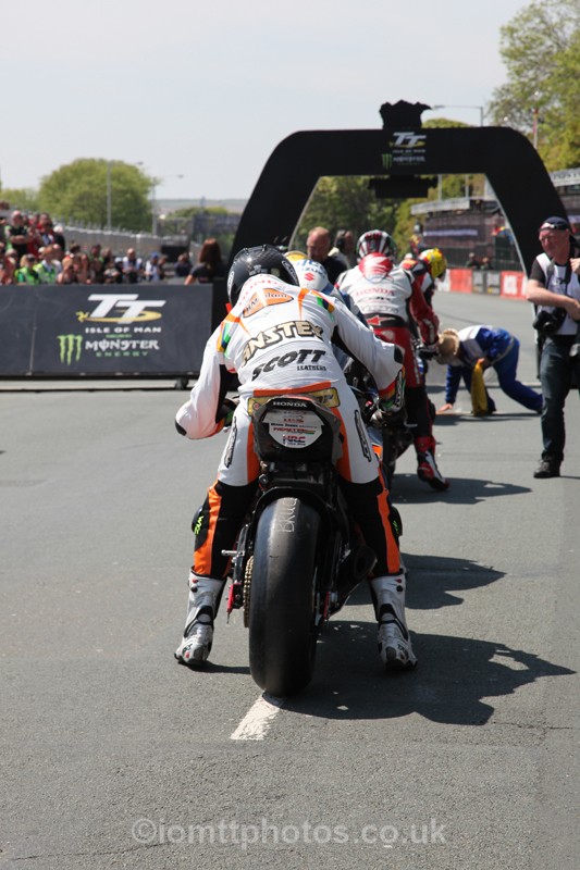 IMG_0561 - Senior TT - Start Line