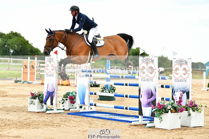 230720A-151950-03812 - Cls 9, 2 Star Big 1.40m Start to break