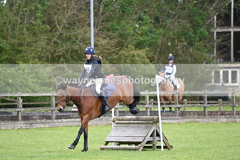 WJ6_3613 - Class 5 80cm Pairs