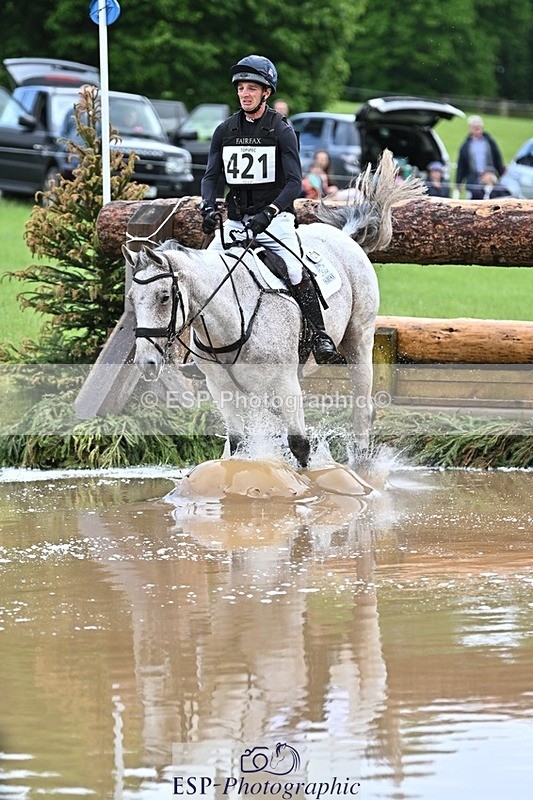 240526-132727-22879 - 421-ASK_FOR_MANCHIER-Tom_Jackson