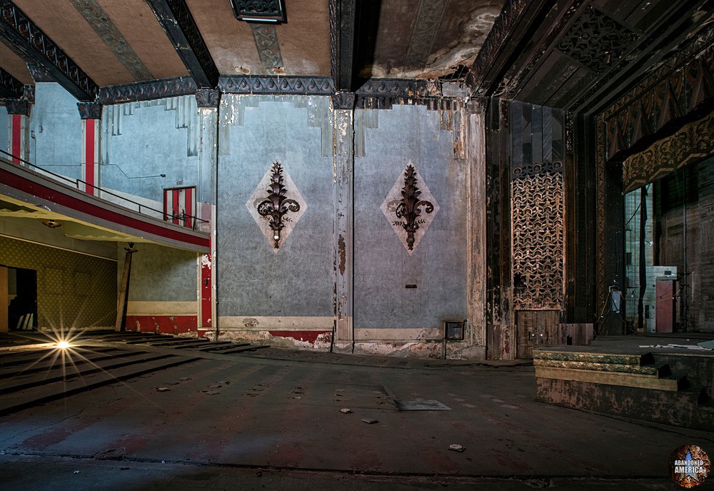 Abandoned Roxie Theatre (Los Angeles) | Fleur de Lis - The Roxie Theatre