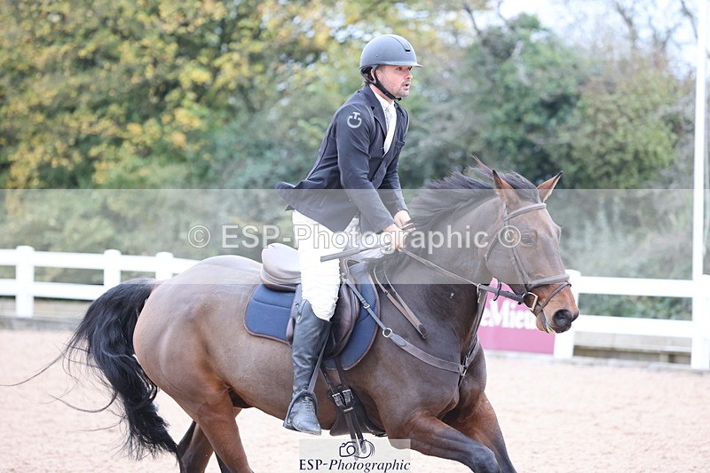 241101A-141114-02388 - FRI Cls 6 Foxhunter and 1.20m Open