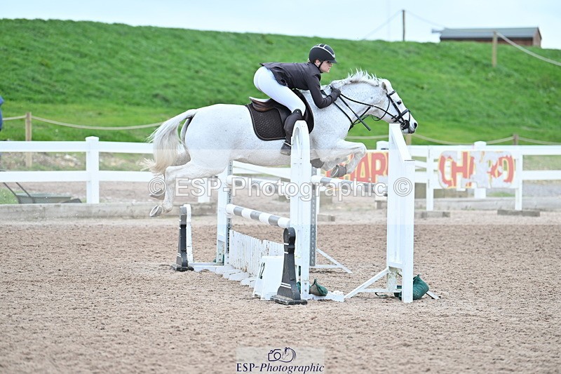 231119A-113935-05472 - Sun Cls 5 Newcomers & 1m Open