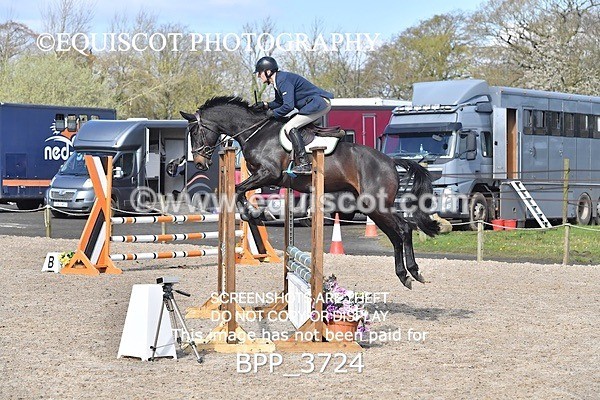 BPP_3724 - CLASS 3 FRI Senior British Novice/ 90cm Open