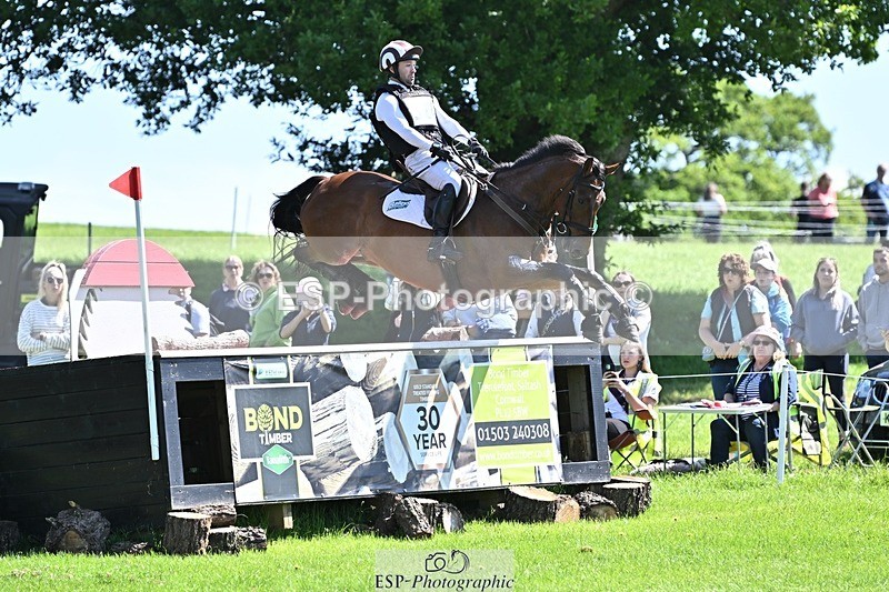 240525-105834-12149 - 324-COOMBELAND_SEMILLY-Rupert_Batting