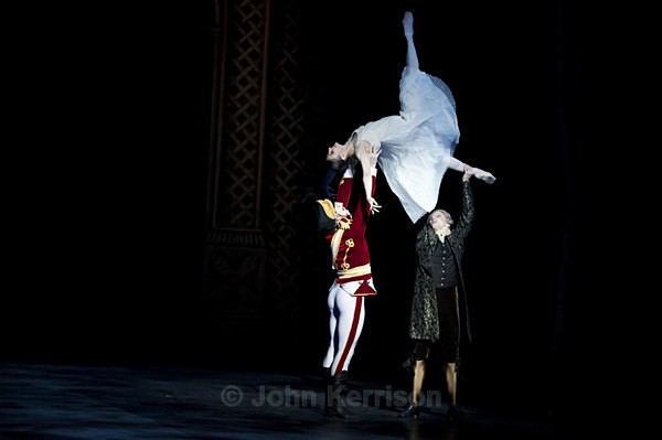  - Nutcracker