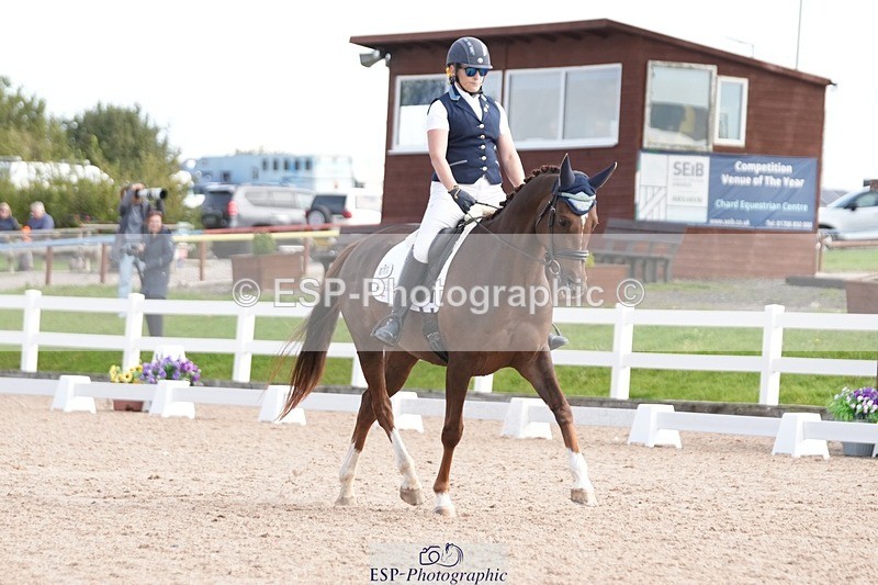 250906-104047-01531 - 006-Verity.PerryVogue