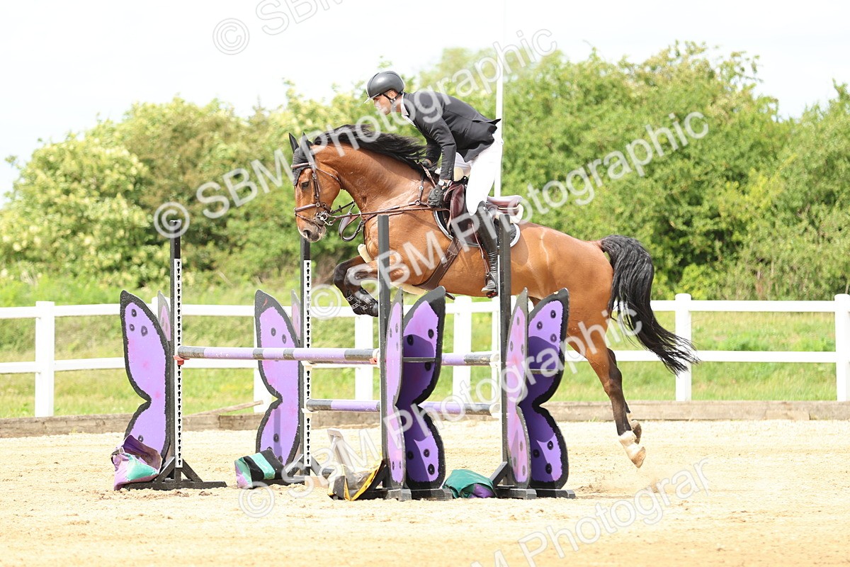 SBM_001074 - Class 4 - Senior Newcomers - 1.10m