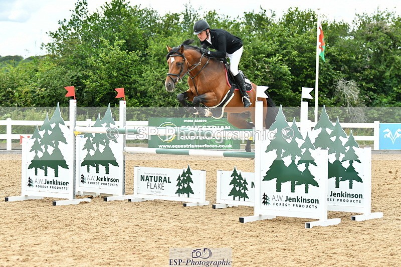 230721A-144100-07042 - Cls 22, 1 Star Gold 1.30m