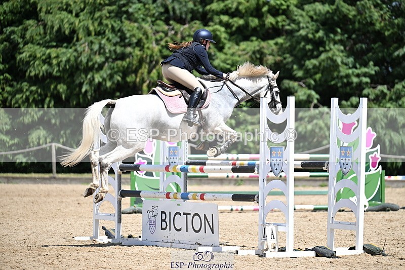 260705A-143014-20379 - Cls 52 Snr 1m 05 GP Jump Off