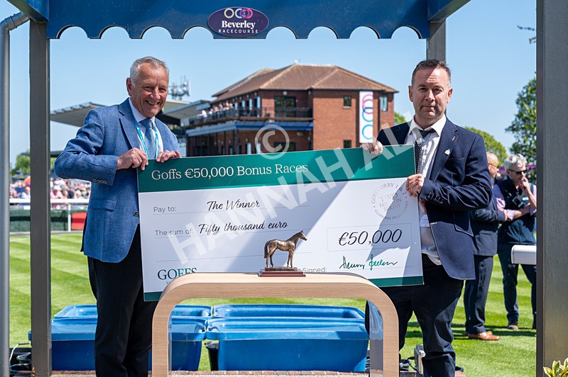 130525-Race 1-Artista-4399 - Race 1