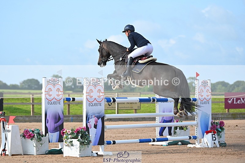 230721A-091628-04912 - Cls 2, 2 Star Small 1.30m