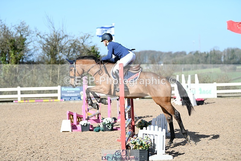 250330-101908-06066 - Cls 32 British Novice and 90cm