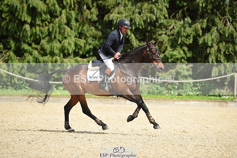 230528-152546-19024 - 119-AUTOGRAF-Simon_Grieve-SUNTrotUp+SJ