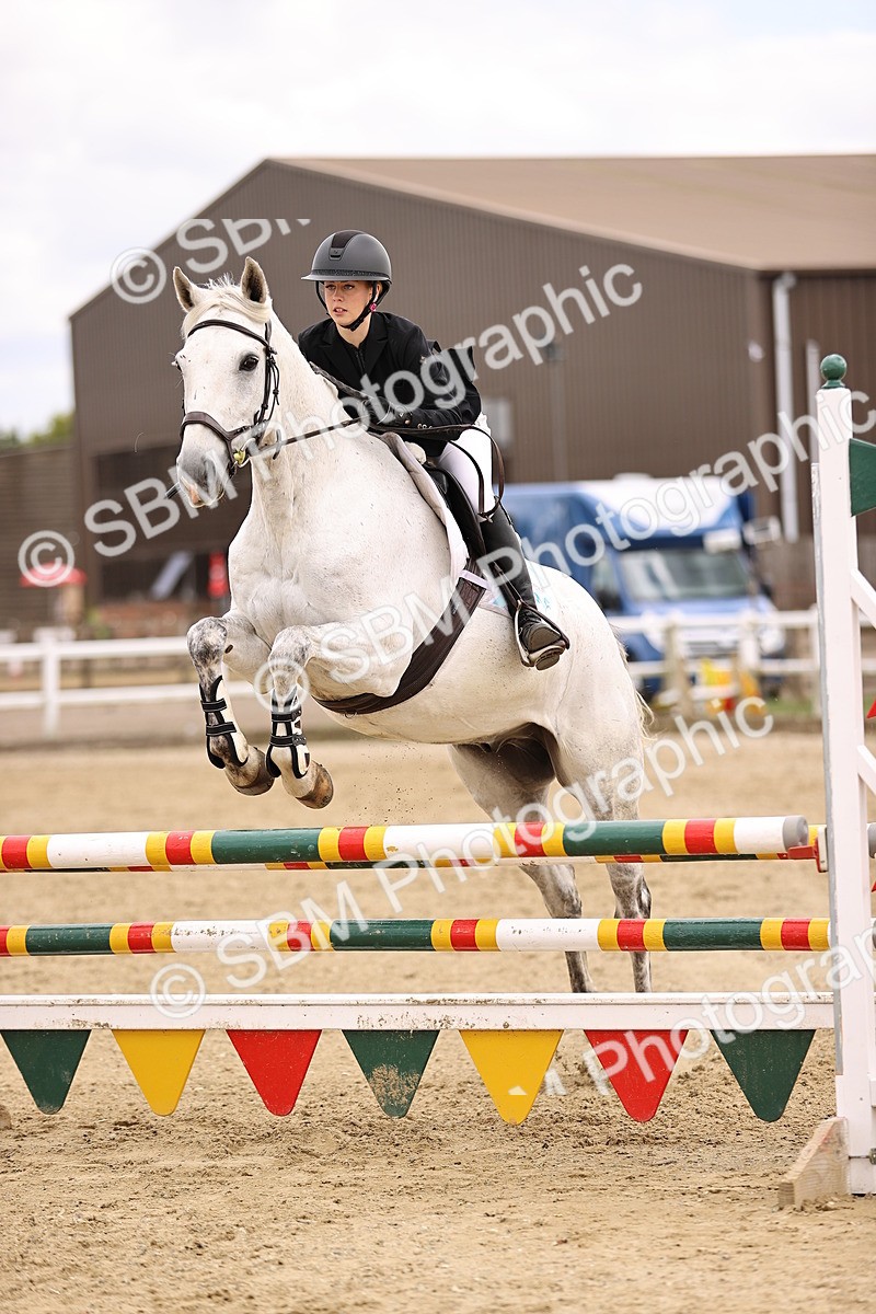 SBM_000392 - Class 4 - 1m showjumping