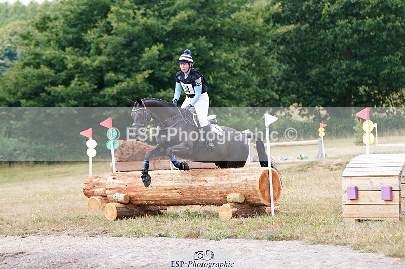 250802A-130618-04667 - A-034-Annastasia.Cross-KENNDALE