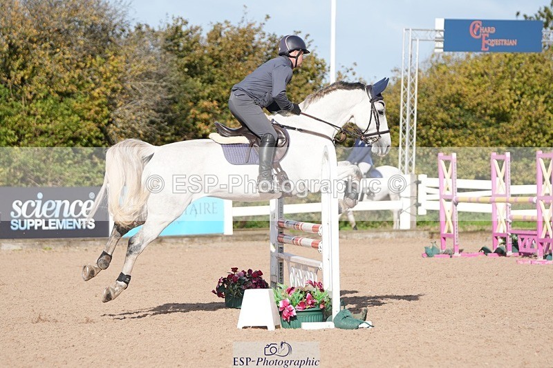 251005-103750-02595 - Cls 22 British Novice and 90cm