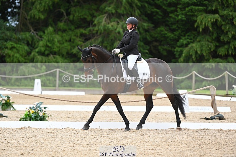 230813-175327-08772 - Cls 14 Medium Silver 16.45 to End