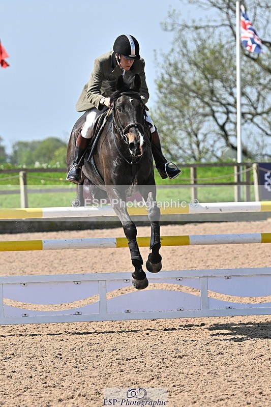 240509A-110712-01043 - Cls 9 Snr 1.20m Open