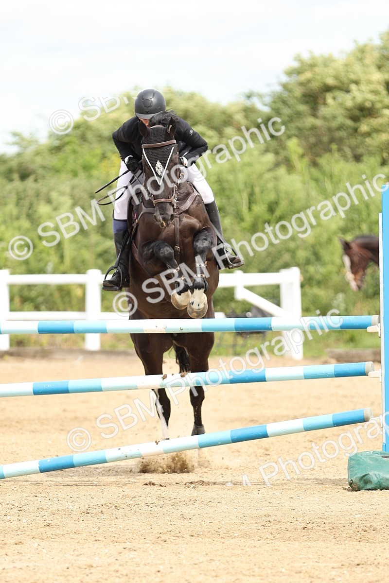 SBM_001094 - Class 4 - Senior Newcomers - 1.10m