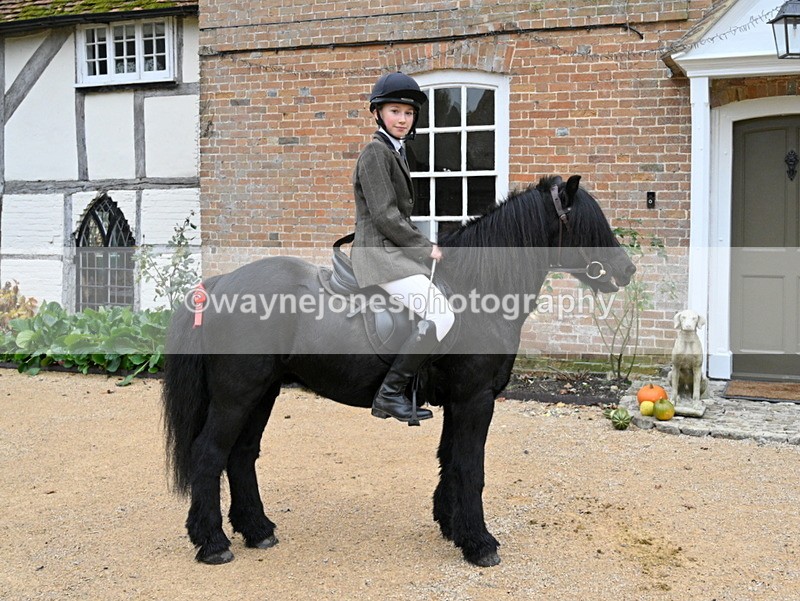 WJ7_6829 - Berks & Bucks - Children's Meet - The Old Farmhouse – Steventon.