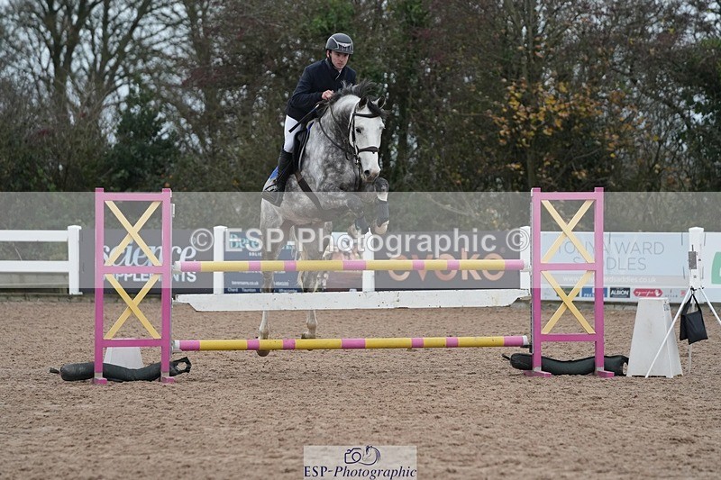 251109-111918-03520 - Cls 20 Newcomers and 1.10m Open