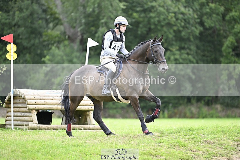 240804-113138-12057 - 414-Alex_Jupp-CARRY_ON_REGARDLESS