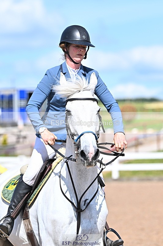 240619A-154902-00993 - Cls 5 Snr Foxhunter and 1.20m Open