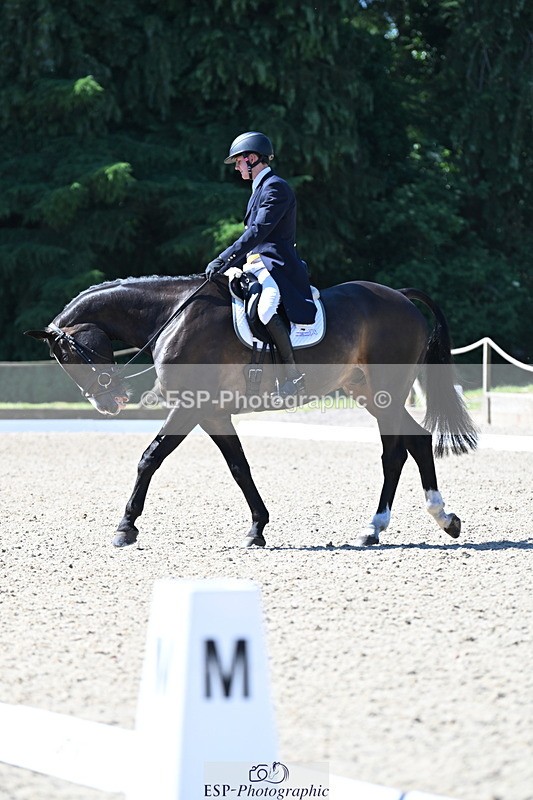 250522A-103715-03154 - A-012-Archie.Tulloch-ZIPPED.UP