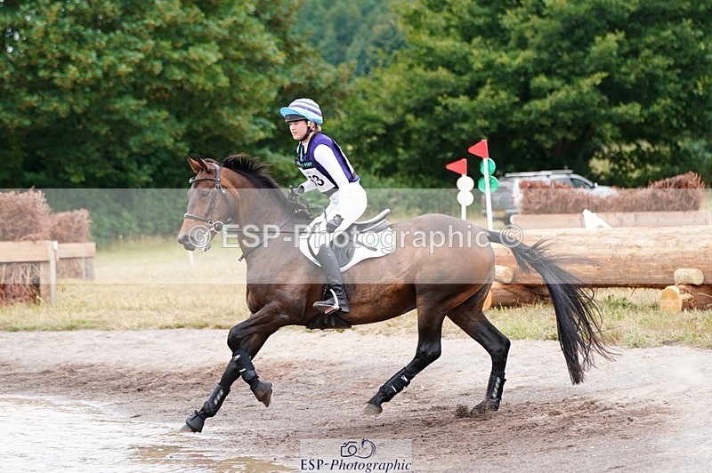 250803A-123540-13044 - M-553-Beatrice.Hayman-Joyce-ICONIC