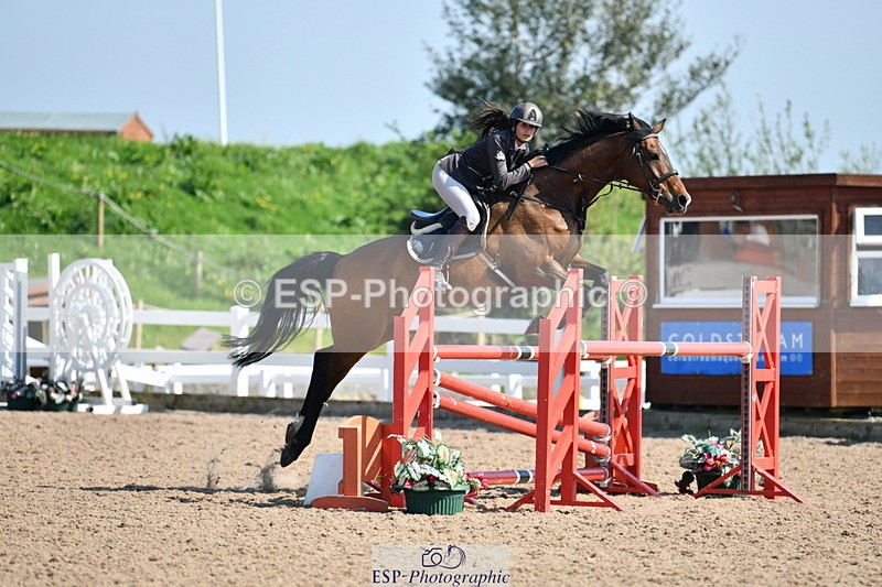 240512A-162011-19769 - Cls 44 1.05m National Am Quali