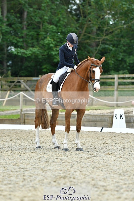 230525-122308-04240 - 208-NICO-Holly_Clarke-WEDTrotUp+DR