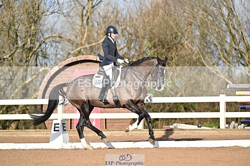 241214-111221-01325 - 144-Natasha.Rumble-Week.Orchard.Leo