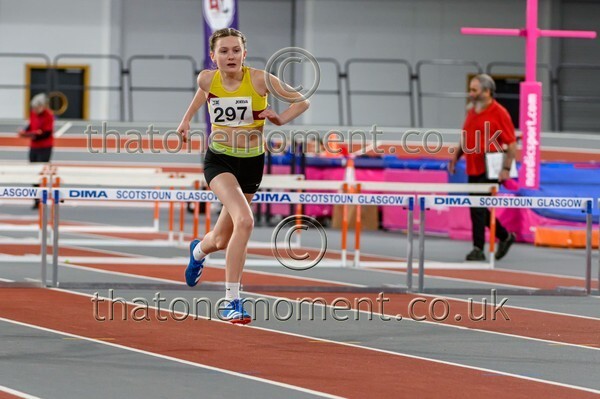 AgeInd25SUN-923167 - Track Female Set One