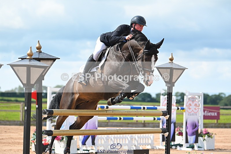 230721A-105042-05460 - Cls 6, 2 Star Medium 1.35m