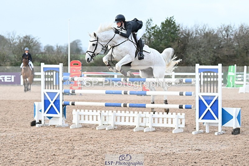 231208A-135727-01053 - Cls 6 Foxhunter & 1.20m Open