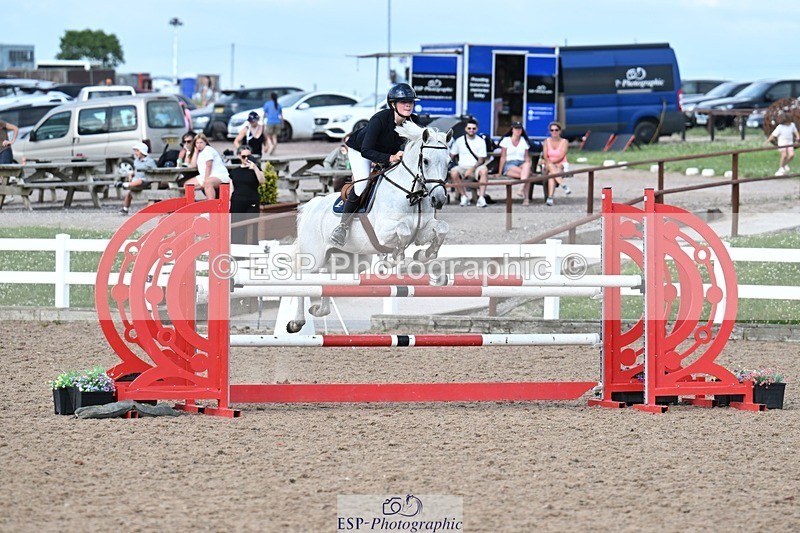 260627-175745-05896 - Cls 27 Foxhunter and 1.10m