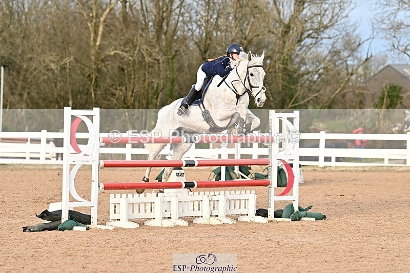 241208-135728-01846 - Cls 22 Foxhunter and 1.20m Open
