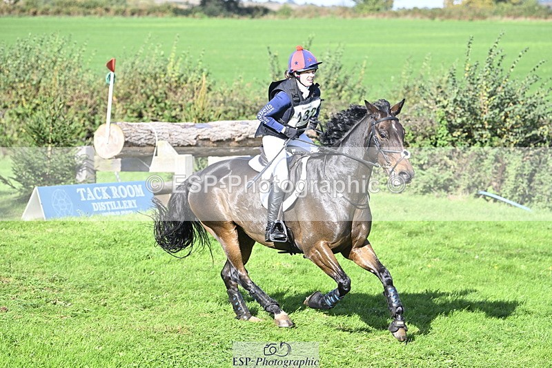 251024A-123324-11196 - B-132-Hannah.R.Jones