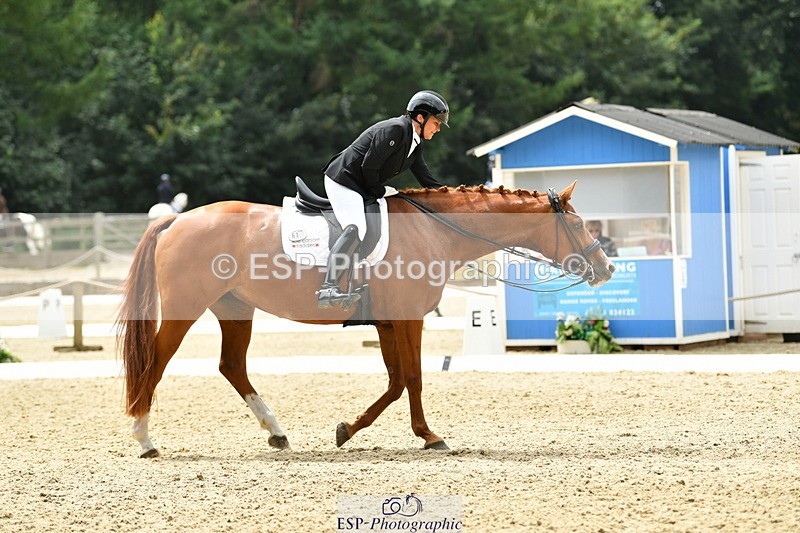 250718A-141148-02018 - 068-Stacey.Escrig-JOIE.DE.VIVRE.III