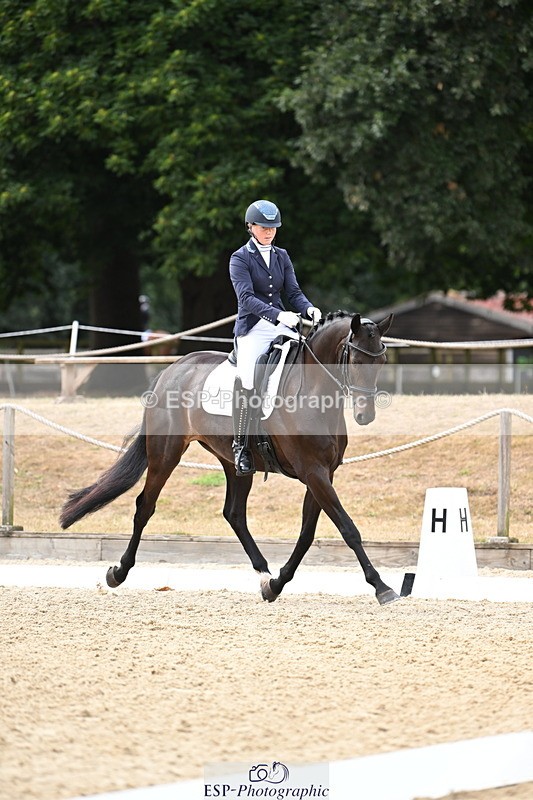 250808A-154541-01385 - 032-Caitlin.BurgessFurst.Sandreo.MFS