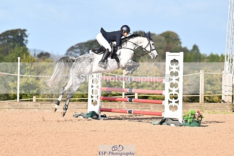 251005-104322-02842 - Cls 15 Foxhunter and 1.20m