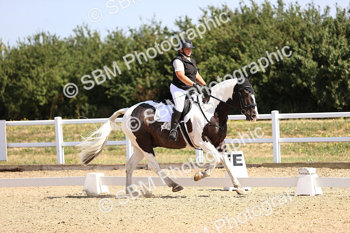 SBM_009240 - Novice 5 - 9.50-10.53