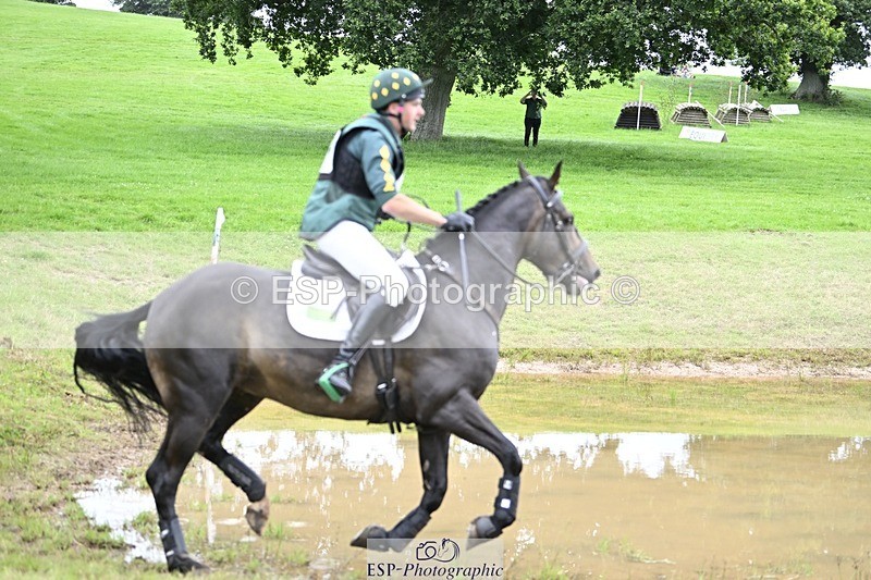 240803-114726-03755 - 104-Ollie_Martin-MIH_HUNTERS_BEAR