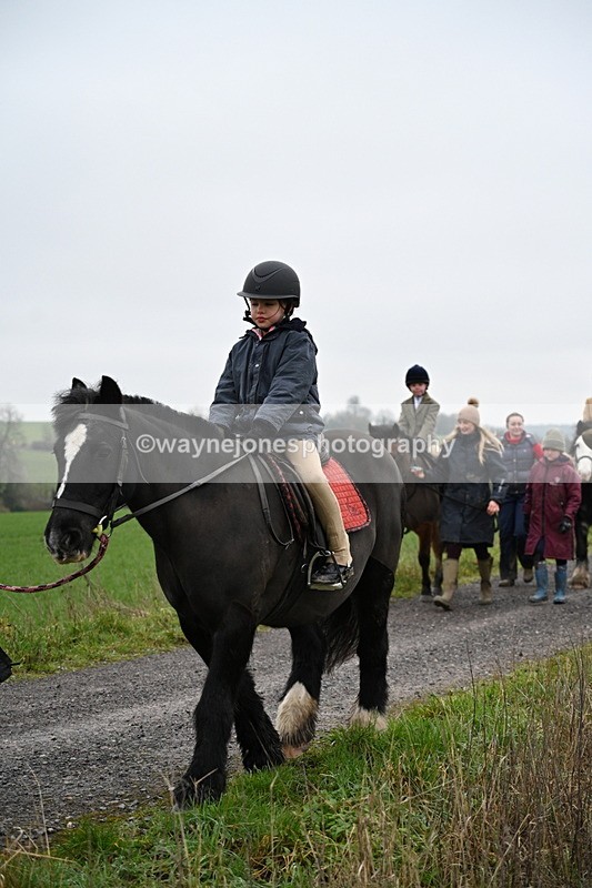 WJ7_9824 - Walk out..
