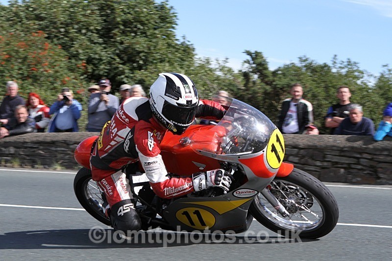 IMG_0411 - 500cc Classic TT Race