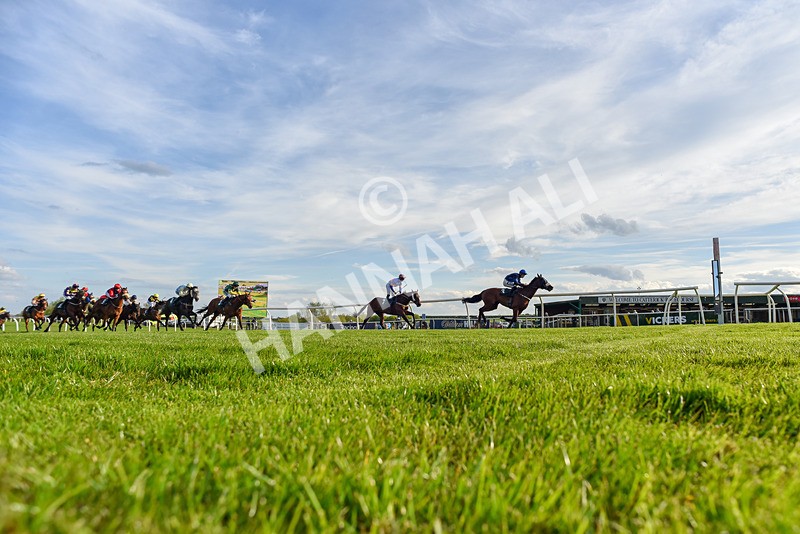 300424-Race 3-Ney-4147 - Race 3