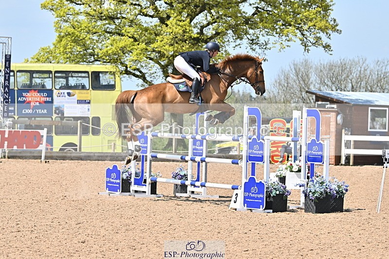 240509A-130927-01975 - Cls 10 National 1.30m Open