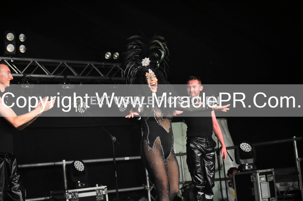 SH4_7089 - The Cher Experience